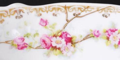 6 személyes Limoges-i étkészlet, 6 mélytányér, 6 lapos tényér, 6 kistányér, 1 pecsenyés tál, 1 lapos...