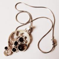 5 db füstkvarc csiszolt kővel díszített függő ezüst láncon, jelzett, br: 17,6 g