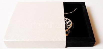 5 db füstkvarc csiszolt kővel díszített függő ezüst láncon, jelzett, br: 17,6 g