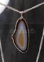 Achát függő láncon /
agate pendant with chain