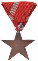1949. "A Magyar Népköztársasági Érdemérem bronz fokozata" zománcozott bronz kitüntetés mel...