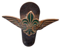 ~1930. Cserkészrepülős zománcozott gomblyukjelvény (19x24mm) T:2 Hungary ~1930. Flying Scouts enamelled button-badge (19x24mm) C:XF