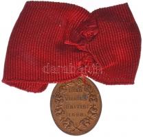 Osztrák-Magyar Monarchia 1898. Ferenc József uralkodásának 50. évfordulója fém emlékmedál piros csok...
