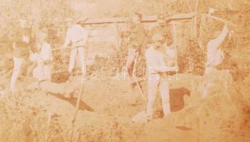 cca 1890 Eperjes, favágás a tiszti kertben (volt Rákoczi kastély) fotó / photo 16x11 cm