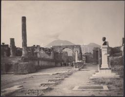 cca 1930-1940 Kerny István (1879-1963): Pompei és a Vezúv, vintage fotó, pecséttel és aláírással jelzett, 19x24 cm