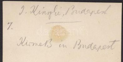 cca 1930-1935 Kinszki Imre (1901-1945): Vásározók Budapesten, vintage alkotás, aláírva, 6x9 cm