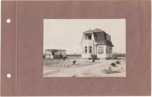 1928 Balaton parti nyaralók, telkek, fürdőzők, 6 db fotó, 3 albumlapra kétoldalasan felragasztva, 7x...