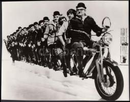 cca 1970-1980 Huszonegy személyes motorkerékpár, 17x21 cm