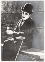 Charlie Chaplin fotók, 4 db, 15x11 és 17x22 cm közötti méretben