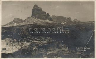 8 db régi külföldi városképes lap, közte két lap 1899-ből és egy litho / 8 old foreign postcards, in...