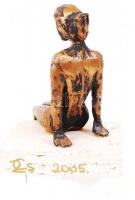 Csetvei Zsuzsa (1958-2008): Női akt. Bronz, jelzett, mészkő talapzaton, 16×9 cm, m:25 cm