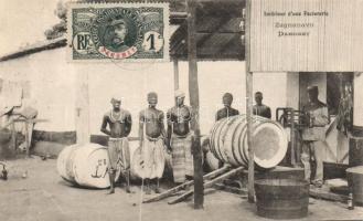 Zagnanado, factory interior