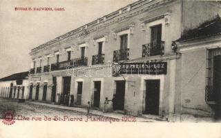 1902 Martinique, lamp shop