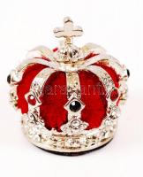 A Királyi Koronaékszerek sorozatából: XII. Alfonz spanyol király koronája, festett fém, eredeti éksz...