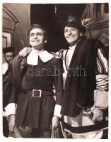cca 1950-1960 Bárdy György és Jávor Pál közös jelenetben, keményhátú filmfotó, 23x29 cm