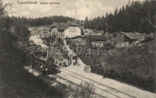 Tusnádfürdő vasútállomás, gőzmozdony / railway station, locomotive (fa)