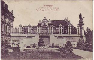 Budapest Várkert a Turullal