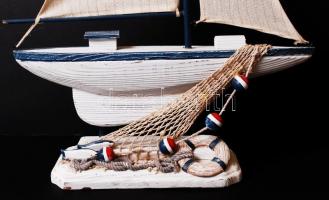 Vitorlás modell, festett fa, vászon, m:57 cm, h:36 cm