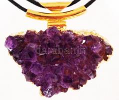 Natúr ametiszt függő textil láncon /
natural amethyst pendant, 46,2 g