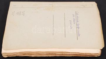 Csehszlovák gyufacímke, 2023 db, papírra ragasztva /
czechoslovak match labels