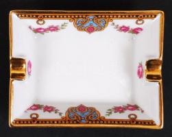 Limoges-i porcelán hamutál aranyozott díszítéssel, jelzett, 8x6 cm