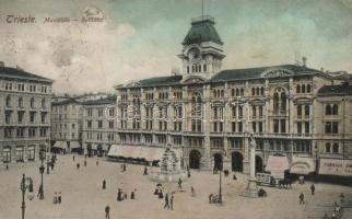 Trieste, town hall, shops (EK)