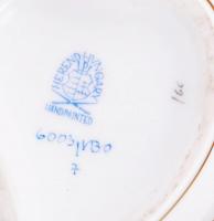 Herendi Viktória mintás szív alakú bonbonier, kézzel festett, jelzett, nagyon apró lepattanások a ró...