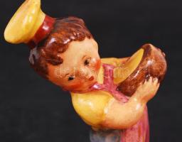 Bereznay W Vilma: Inas a kis pulival. Festett kerámia, jelzett, hibátlan, m:15 cm, h:12 cm