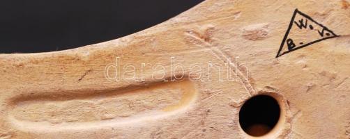 Bereznay W Vilma: Inas a kis pulival. Festett kerámia, jelzett, hibátlan, m:15 cm, h:12 cm