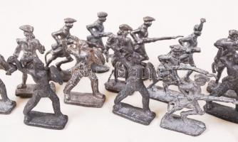 16 db ólomkatona, m:5 cm