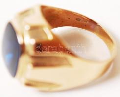 Arany (Au.) 14K pecsétgyűrű, szintetikus csiszolt kővel, jelzett, méret:63, bruttó:11,7 g / Gold rin...
