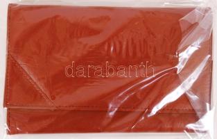 4 db-os műbőr készlet: kulcstartó, tolltartó, pénztárca, határidőnapló-tartó