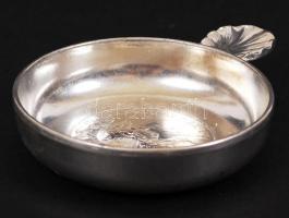 Ezüstözött francia borkóstoló tálka, XIV. Lajos képmásával, jelzett, d:8 cm