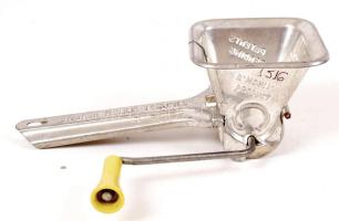 Régi francia petrezselyem-daráló / Vintage French parsley grinder 16cm