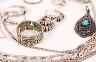 Vegyes ezüst (Ag.) ékszerek, összesen: 66 g