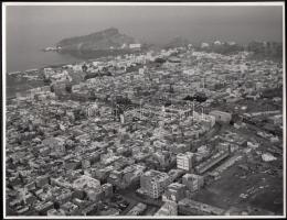 cca 1950-1960 Jemen, Aden, a kráter város, látkép, a Világ Ifjúsága c. lap archívumából, hátoldalán feliratozva, 16x21 cm
