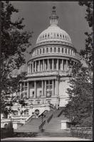 cca 1960-1970 A Capitoleum hófehér kupolája magasan emelkedik Washington fölé, a Világ Ifjúsága c. lap archívumából, 23x15 cm