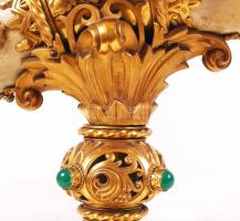 Gazdagon díszített koronás szarukürt, réz veretekkel, rátétekkel, szintetikus kövekkel, karmos réz l...