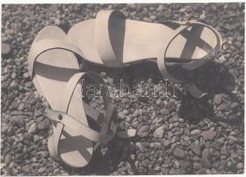 cca 1930-1940 Bergsmann Pál: Evezni mentem&#8230;, jelzetlen vintage fotó, a szerző hagyatékából, 11x18 cm