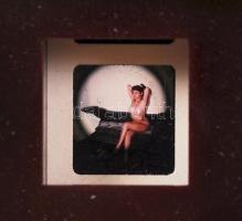 cca 1960-1970 Térhatású, erotikus képek Stereoclic nézőkével együtt, 4 vetítőkártyán 32 sztereo képp...