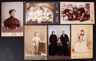 cca 1880-1920 Fotótörténeti leletek a Vajdaságból (Nagybecskerek, Zenta, Versecz, Szabadka, Nagykikinda, Újvidék), 6 db keményhátú  műtermi fénykép, 11x16 cm