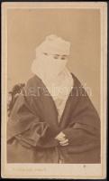 cca 1870-1900 Sebah (Constantinople): Török nő portréja, keményhátú fénykép, 10x6 cm