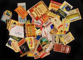 cca 1950-1960 Különféle külföldi és magyar italos üveg címkéje, ital reklámok, 44 db (Unicum Likőrgyár, Slivovitz of Szatmár, Vermouth Torino, Sekt Balaton, Hubertus, Svetlé)