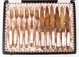Achatius kés-villa készlet, jelzett, réz, gyöngyház berakással, dobozban, kés:14,5 cm, villa:13,5 cm