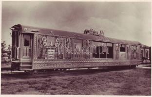 Szent István jobbját vivő aranyvonat