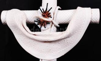 Kovács Éva (1938-): Kereszt virággal és lepellel. Mázas kerámia, jelzett, hibátlan, m:46 cm, h:29,5 ...