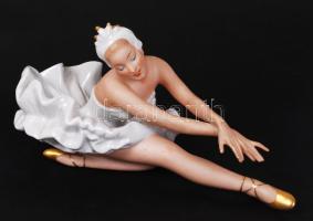 Wallendorf balerina, kézzel festett, jelzett, hibátlan, m:13 cm, h:25 cm/ Wallendorf Swan Lake ballerina