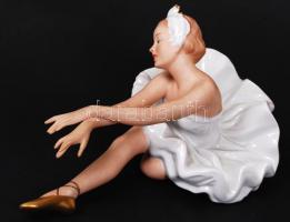 Wallendorf balerina, kézzel festett, jelzett, hibátlan, m:13 cm, h:25 cm/ Wallendorf Swan Lake balle...