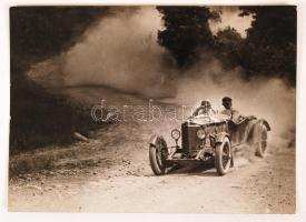 Martin Munkácsi / Munkácsi Márton (1896-1963): Autóverseny; vintage fotó, pecséttel jelzett / Car race, with authors seal 24x16 cm
