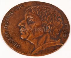 Osváth Mária (1921-1998): Udvardi Erzsébetnek. Bronz plakett, d:10,5 cm